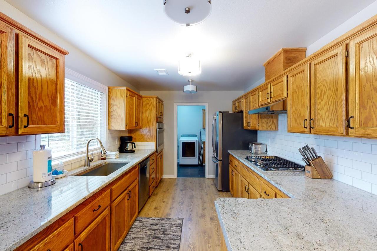 Pine Place Oakhurst Εξωτερικό φωτογραφία