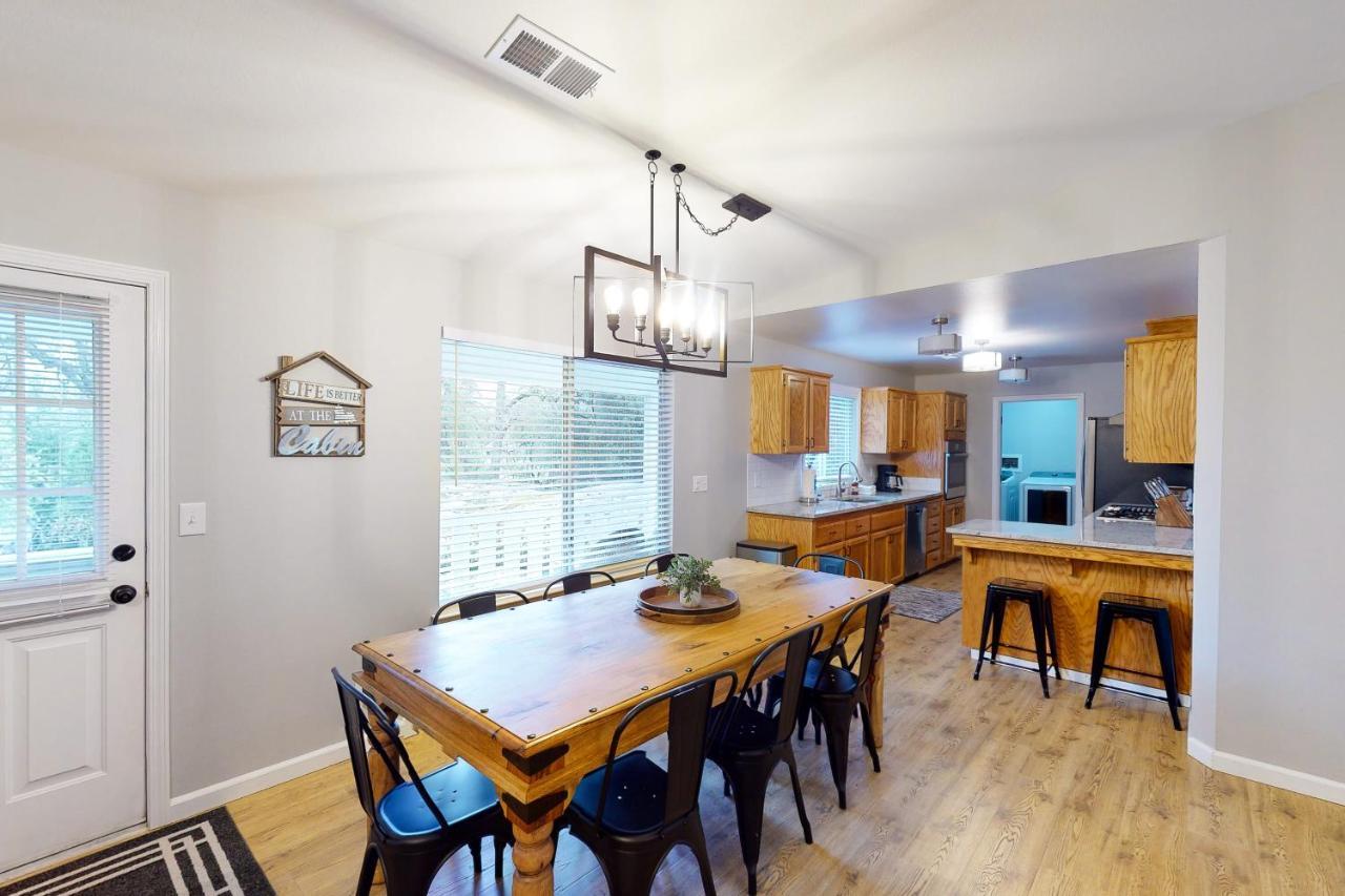 Pine Place Oakhurst Εξωτερικό φωτογραφία