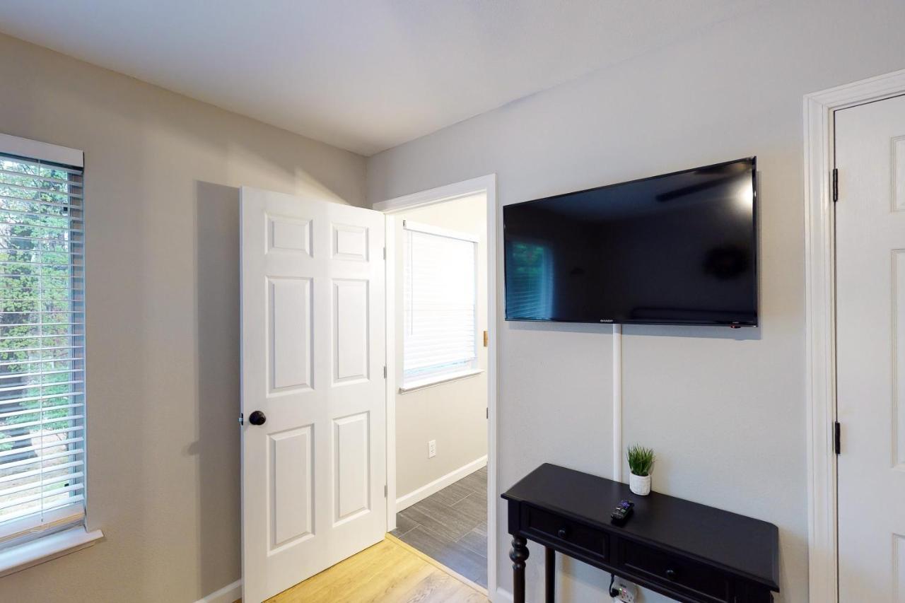 Pine Place Oakhurst Εξωτερικό φωτογραφία